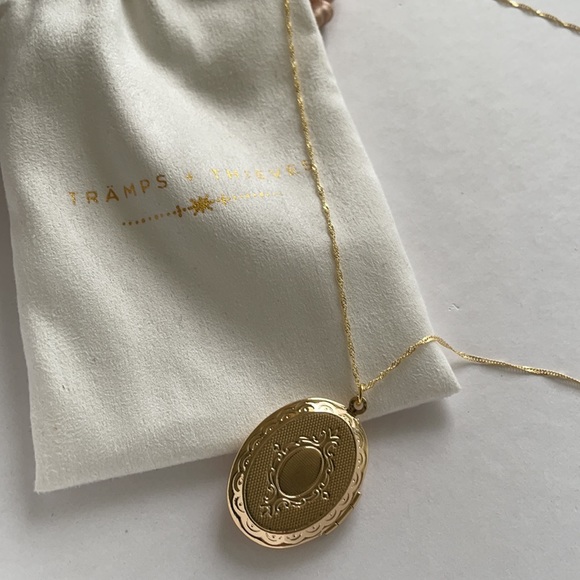 New Gold plated locket - Picture 4 of 8